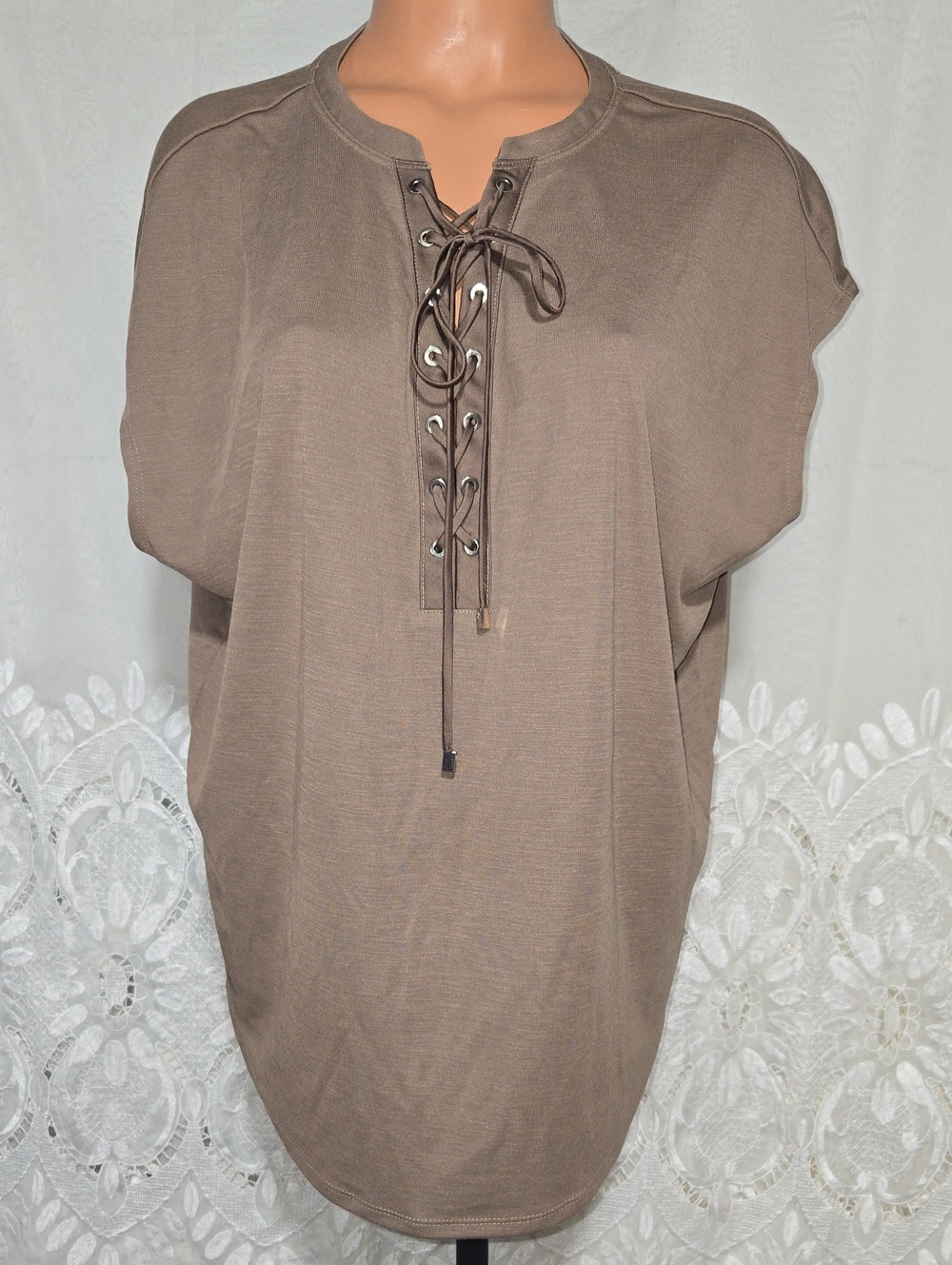 White House Black Market Shirt/Top Sz Medium